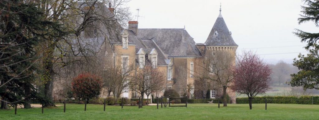 11803539-1024x385 De la drogue et des armes saisis lors d'une perquisition au manoir des Fillon - Pénélope mise en examen