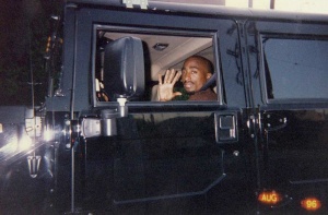 tupac-shakur-hummer-300x197 Nicolas Hulot achète aux enchères le Hummer de Tupac : "seulement pour aller à la boulangerie"