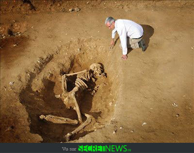 geant-nephilim-giant-photoshop-fake-hoax-14 Les géants et les nephilims ont existé  ! Ces photos du FBI déclassifiées par erreur le prouvent