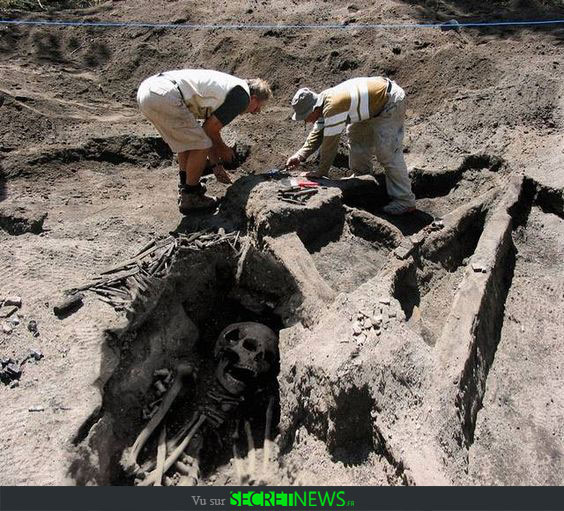 geant-nephilim-giant-photoshop-fake-hoax-9 Les géants et les nephilims ont existé  ! Ces photos du FBI déclassifiées par erreur le prouvent