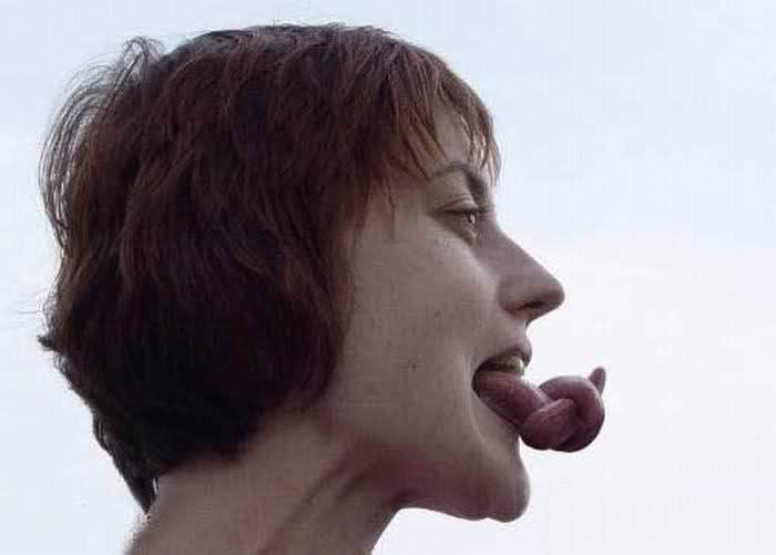 tourner-sept-7-fois-langue-bouche Une femme hospitalisée après avoir tourné sept fois la langue dans sa bouche